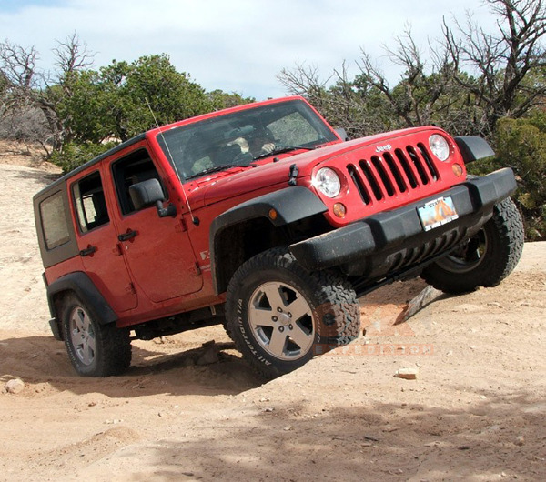 2_JK_Wrangler_Leveling_kit_3.jpg